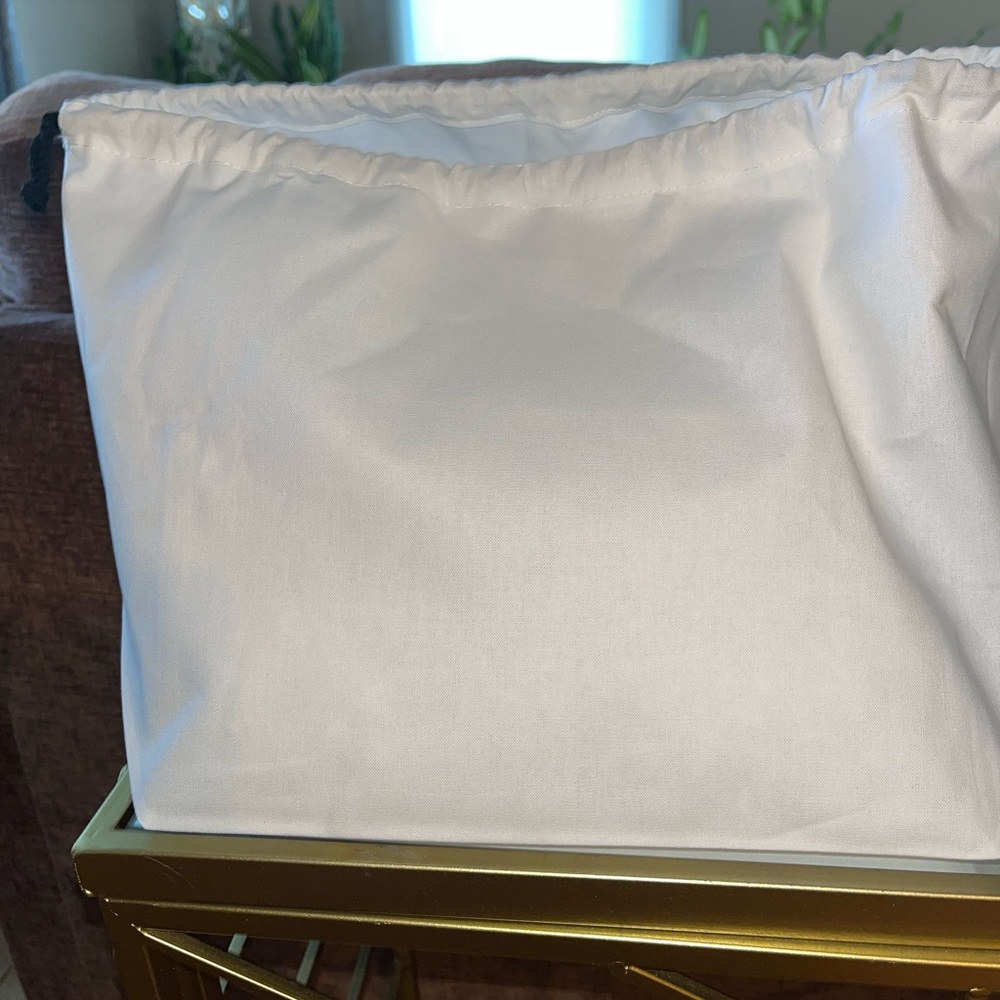CHANEL White Storage Bag - Picture 2 of 2